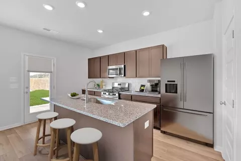 Kitchen - 618 Lovers Lane Rd, Calhoun, GA 30701 photo 2 of 8