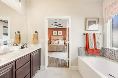Bath - 1154 Bailey Ranch Rd, Aledo, TX 76008 photo 3 of 6