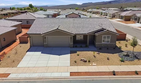 233 W Red Vista Dr, Ivins, UT 84738