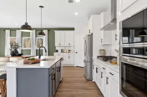 Kitchen - 75 Spruce Holw, Winder, GA 30680 photo 2 of 2