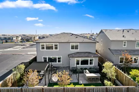 2441 Cinnabar Dr, Fairfield, CA 94533