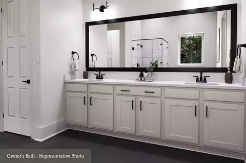 Bath - 210 Painters Ridge Ct, Willis, TX 77318 photo 2 of 3