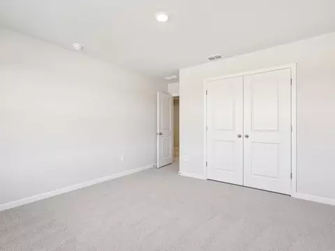 Bedroom - 6737 Warbler Ln, Lula, GA 30554 photo 3 of 12