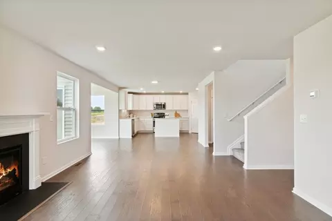 Living - 455 Riverside Dr, Holly, MI 48442 photo 2 of 4