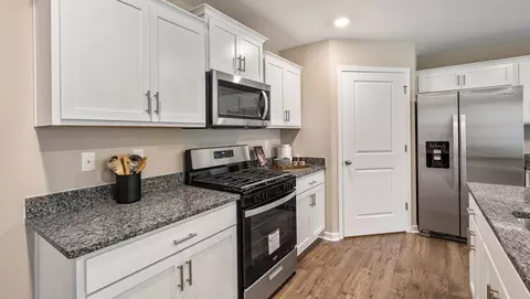 Kitchen - 101 Sunriff Ct, Greer, SC 29651 photo 5 of 7