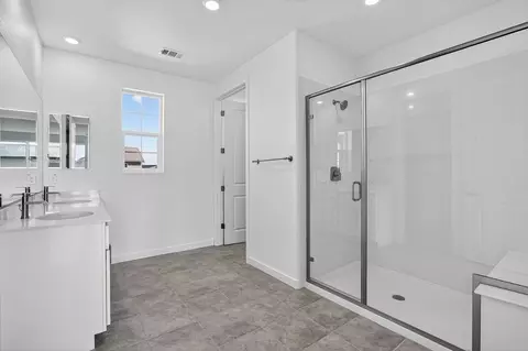 Bath - 1704 Tornillo Ave, Manteca, CA 95337 photo 1 of 11