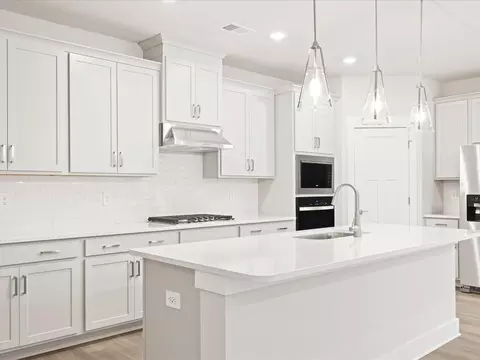 Kitchen - 102 Kerwin Ct, Greer, SC 29651 photo 2 of 3