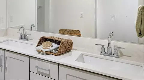 Bath - 125 Dora Way, Oceanside, CA 92057 photo 8 of 8