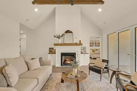 Living - 11372 Forest View Ln, Sperry, OK 74073 photo 2 of 3