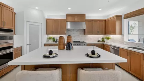 Kitchen - 28007 Plateau Ter, Valencia, CA 91355 photo 2 of 6