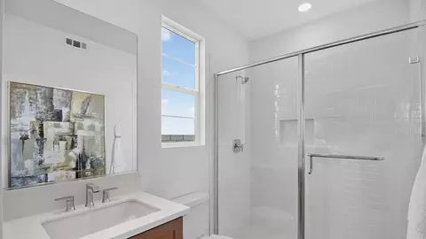 Bath - 28007 Plateau Ter, Valencia, CA 91355 photo 3 of 7