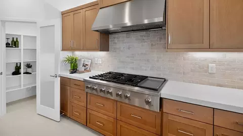 Kitchen - 28007 Plateau Ter, Valencia, CA 91355 photo 3 of 6