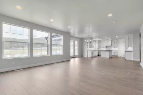 Living - 11629 Engelmann Dr, Draper, UT 84020 photo 2 of 4