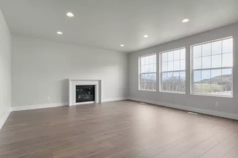 Living - 11629 Engelmann Dr, Draper, UT 84020 photo 3 of 4