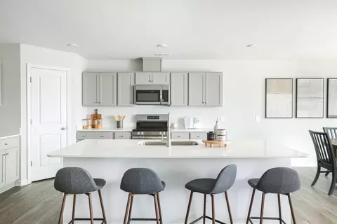 Kitchen - 169 Squires Run Ln, Richlands, NC 28574 photo 6 of 8