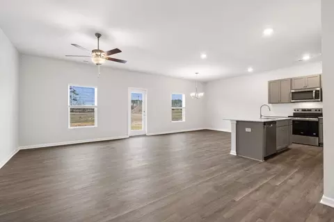 Living - 169 Squires Run Ln, Richlands, NC 28574 photo 1 of 5