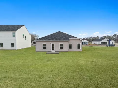 Exterior - 169 Squires Run Ln, Richlands, NC 28574 photo 4 of 7