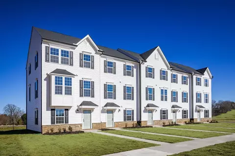 1818 Woodlands Pointe Dr, Charlotte, NC 28216