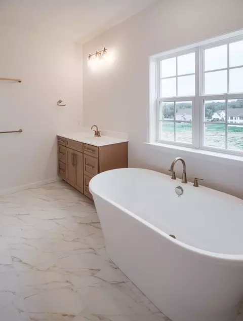 Bath - 151 Thompson Rd, Kennett Square, PA 19348 photo 1 of 7