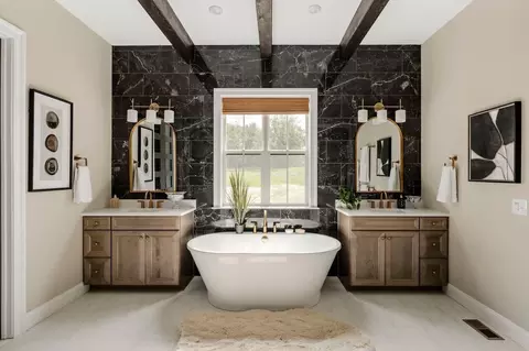 Bath - 151 Thompson Rd, Kennett Square, PA 19348 photo 4 of 6
