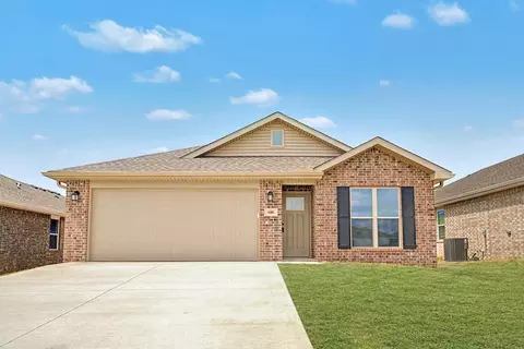 680 Marcella St, Prairie Grove, AR 72753