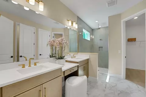 Bath - 4399 Firefly Ln, Saint Cloud, FL 34772 photo 2 of 4