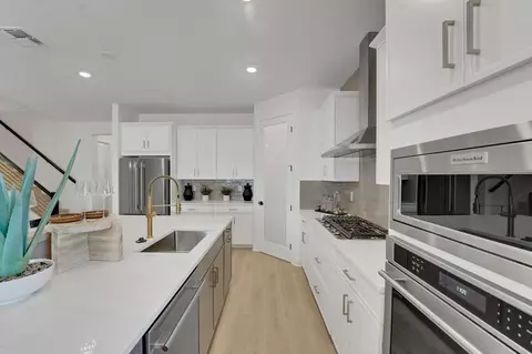 Kitchen - 4399 Firefly Ln, Saint Cloud, FL 34772 photo 4 of 6