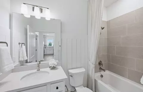 Bath - 11435 Emberstone Cir, Parrish, FL 34219 photo 2 of 2