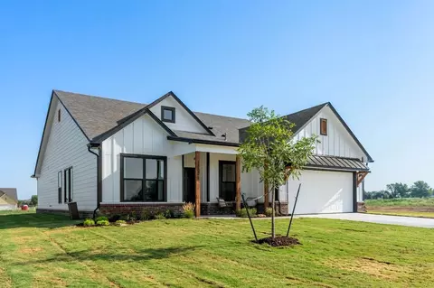 Exterior - 31042 E 65th Pl S, Broken Arrow, OK 74014 photo 6 of 19