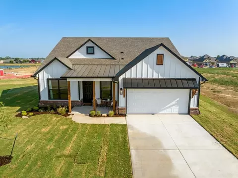 Exterior - 31042 E 65th Pl S, Broken Arrow, OK 74014 photo 4 of 19
