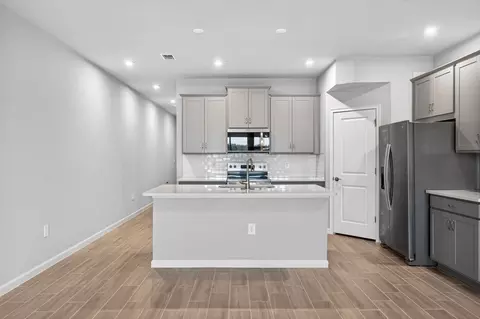 Kitchen - 9175 Aurelia Ave, Parrish, FL 34219 photo 1 of 5