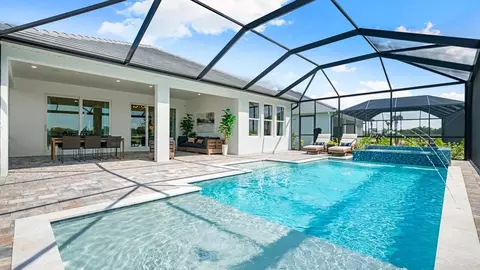 Exterior - 10614 Eclipse St, Sarasota, FL 34241 photo 7 of 59