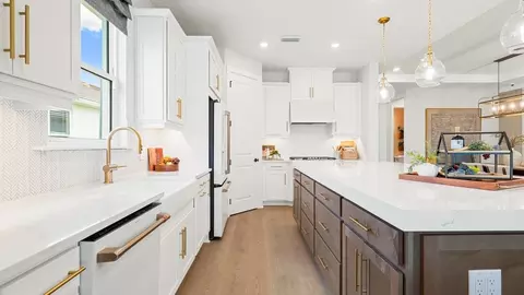 Kitchen - 10614 Eclipse St, Sarasota, FL 34241 photo 3 of 15