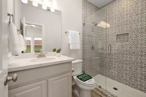 Bath - 5407 Moses Loop, Laredo, TX 78046 photo 1 of 4