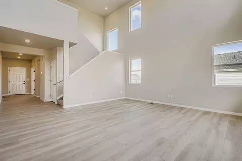Living - 330 Rustic Barn Ln, Berthoud, CO 80513 photo 2 of 10