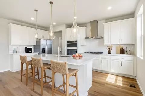 Kitchen - 330 Rustic Barn Ln, Berthoud, CO 80513 photo 6 of 11