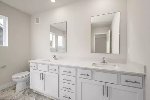 Bath - 600 Redwood Loop N, Cambridge, MN 55008 photo 1 of 3
