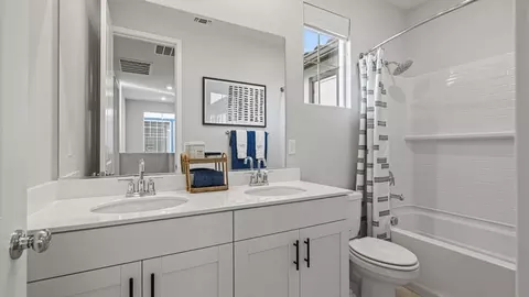 Bath - 4344 Ellington Way, Lathrop, CA 95330 photo 5 of 19