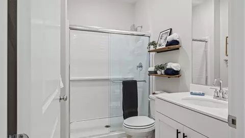 Bath - 4344 Ellington Way, Lathrop, CA 95330 photo 2 of 19