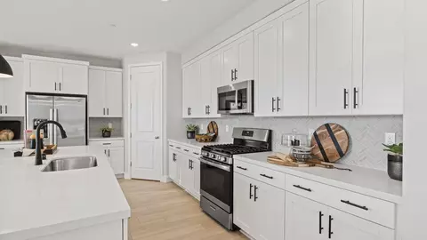 Kitchen - 4344 Ellington Way, Lathrop, CA 95330 photo 2 of 17