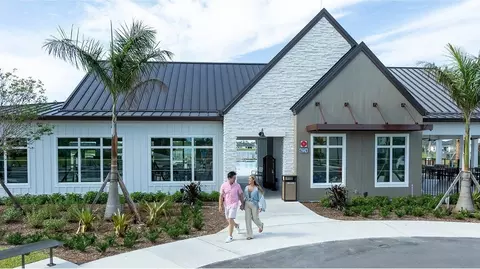 10565 NW Suncrest Loop, Port Saint Lucie, FL 34987