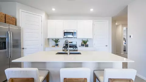 Kitchen - 14017 E Corte Sincero, Vail, AZ 85641 photo 1 of 3