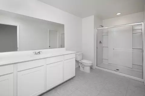 Bath - 717 S 183rd Dr, Goodyear, AZ 85338 photo 1 of 3
