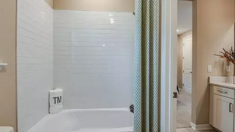 Bath - 86450 Ripple Ln, Yulee, FL 32097 photo 5 of 32
