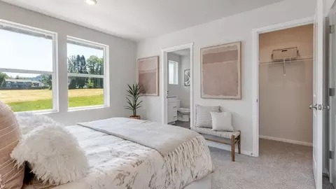 Bedroom - 3409 SW Thomas Ave, Gresham, OR 97080 photo 6 of 14