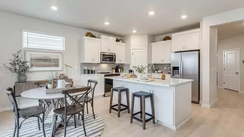 Kitchen - 3664 SW Eleven Mile Ave, Gresham, OR 97080 photo 4 of 7