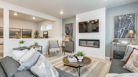 Living - 3664 SW Eleven Mile Ave, Gresham, OR 97080 photo 2 of 3