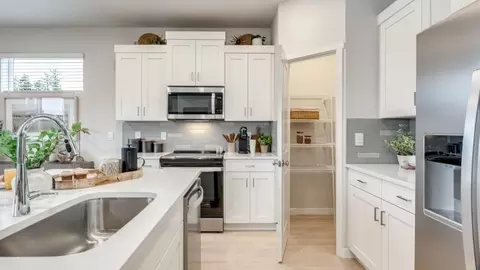 Kitchen - 3664 SW Eleven Mile Ave, Gresham, OR 97080 photo 2 of 7