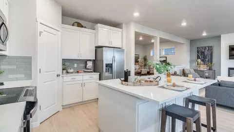 Kitchen - 3664 SW Eleven Mile Ave, Gresham, OR 97080 photo 6 of 7