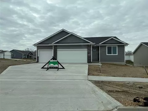25132 Bluebird Cir, Adel, IA 50003